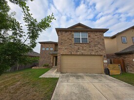 6114 Hackberry Pond in San Antonio, TX - Building Photo