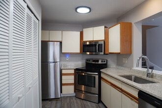136 Heather Croft in Egg Harbor Township, NJ - Building Photo - Building Photo