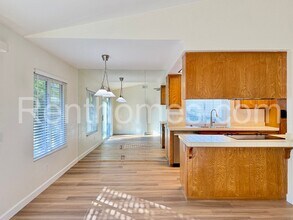 10807 Woodstream Point in San Diego, CA - Building Photo - Building Photo