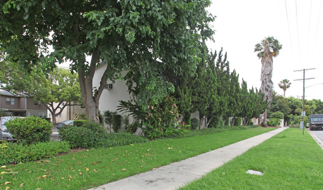 1331 N Cordova St in Burbank, CA - Foto de edificio - Building Photo