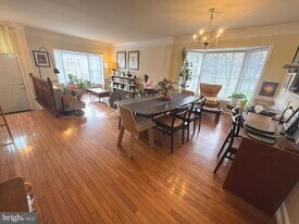 8732 Stone Hill Pl in Springfield, VA - Building Photo