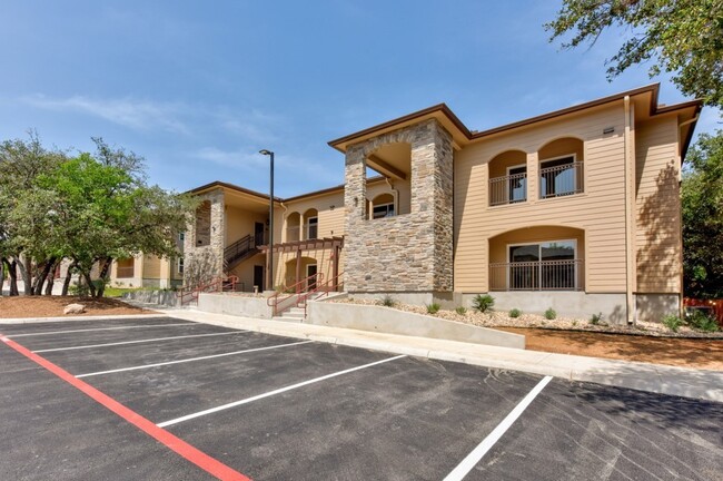 Cristabel Court Residences in San Antonio, TX - Building Photo - Building Photo