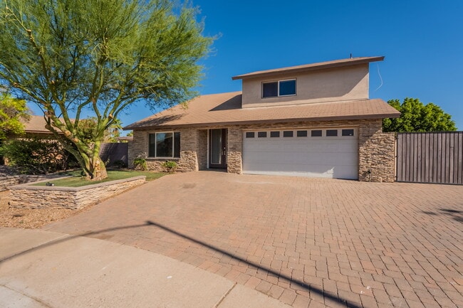 property at 1325 W Lobo Ave