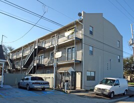 Lakeside Apartments in New Orleans, LA - Building Photo