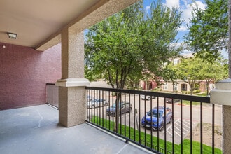 eaves Twin Creeks in Allen, TX - Building Photo - Building Photo