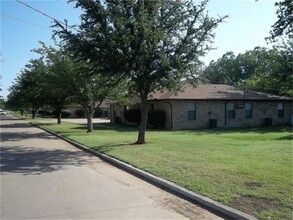 500 W Sadosa St in Eastland, TX - Building Photo - Building Photo