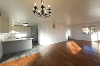 1800 Oak Pl in Mckinleyville, CA - Building Photo - Building Photo