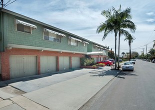 340-350 Wisconsin Ave in Long Beach, CA - Building Photo - Building Photo