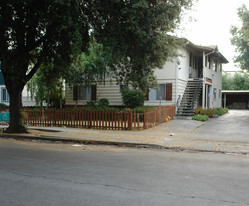 978 Helen Ave Apartments