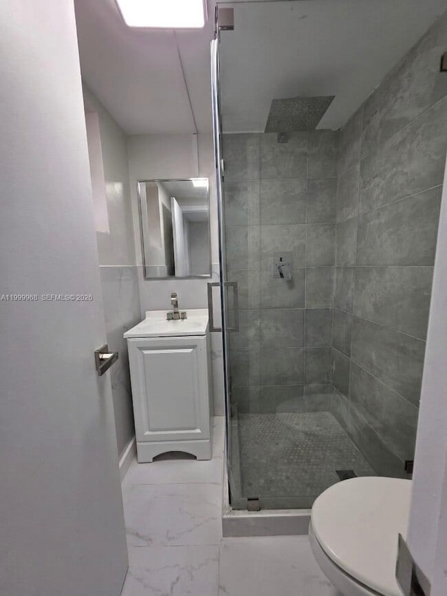 16400 NE 17th Ave in North Miami Beach, FL - Building Photo - Building Photo