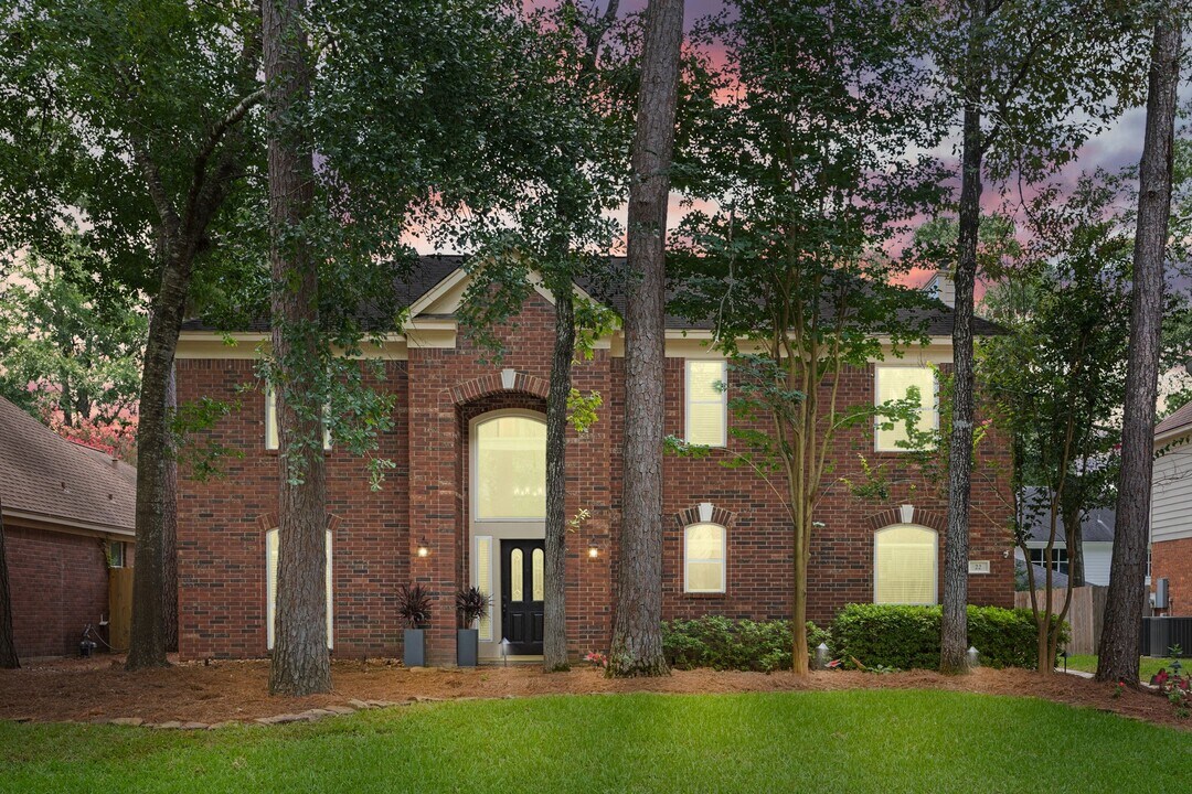 22 Windfern Pl in Spring, TX - Foto de edificio