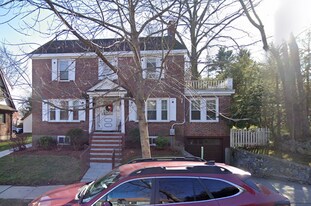 21 Lawrence Ln in Belmont, MA - Building Photo