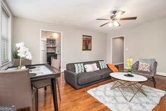 300 Peachtree St NE, Unit 21K in Atlanta, GA - Building Photo - Building Photo