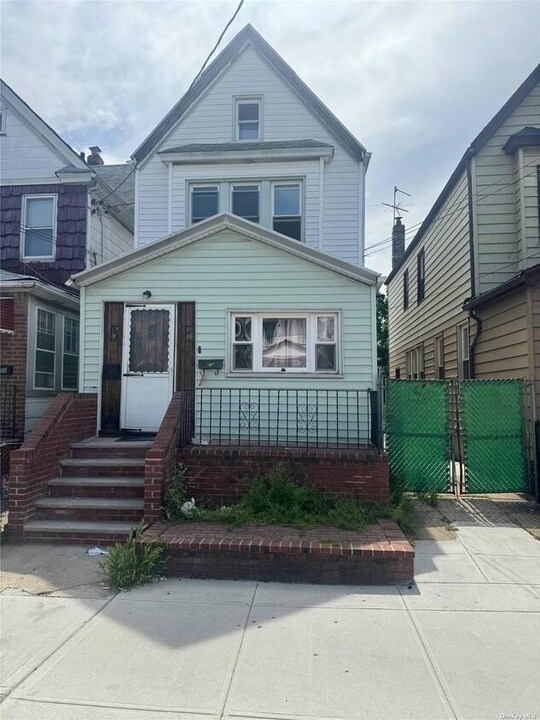 103-24-103116 116th St in Queens, NY - Foto de edificio