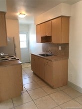 2085 NE 169th St-Unit -5 in North Miami Beach, FL - Foto de edificio - Building Photo