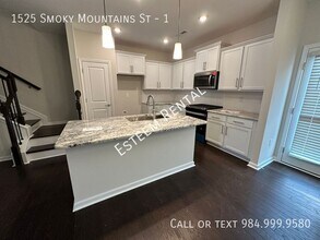 1525 Smoky Mountains St in Durham, NC - Building Photo - Building Photo