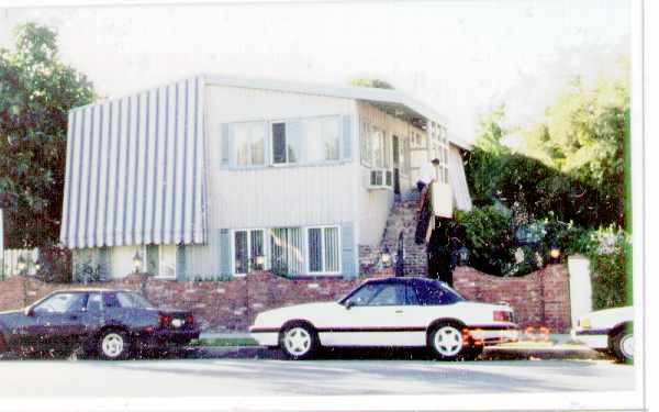 4509 Hazeltine Ave in Sherman Oaks, CA - Building Photo