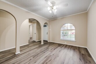 532 Billie Ruth Ln in Hurst, TX - Foto de edificio - Building Photo