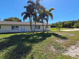 1042-1056 Old Bridge Road, Unit 1056 Old Bridge Road in North Fort Myers, FL - Building Photo