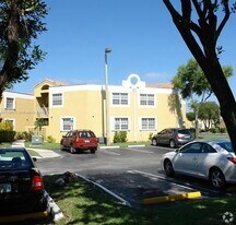 9715 Fontainebleau Blvd in Miami, FL - Building Photo