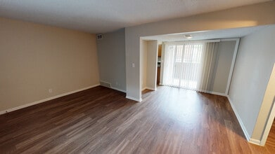 Arabell - 3740 Warwick in Kansas City, MO - Building Photo - Interior Photo