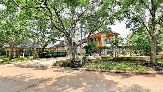 property at 19823 Sunbridge Ln