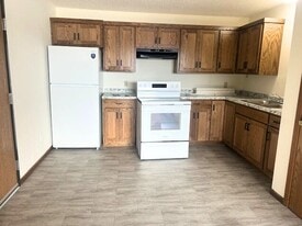 Columbia IHA in St. Cloud, MN - Building Photo