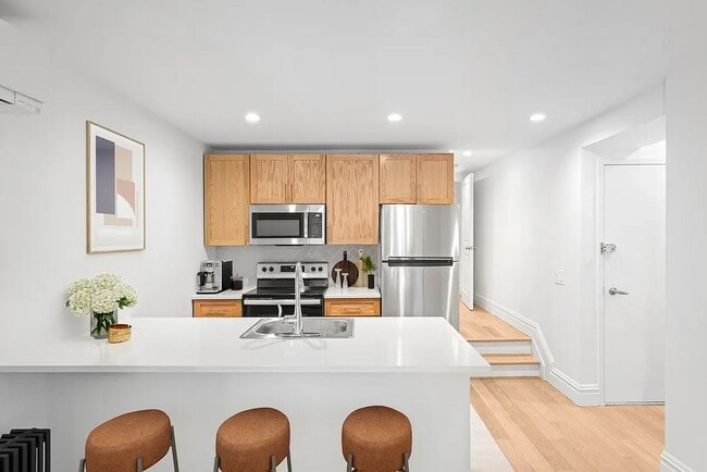 64 S Portland Ave, Unit Garden in Brooklyn, NY - Building Photo - Building Photo