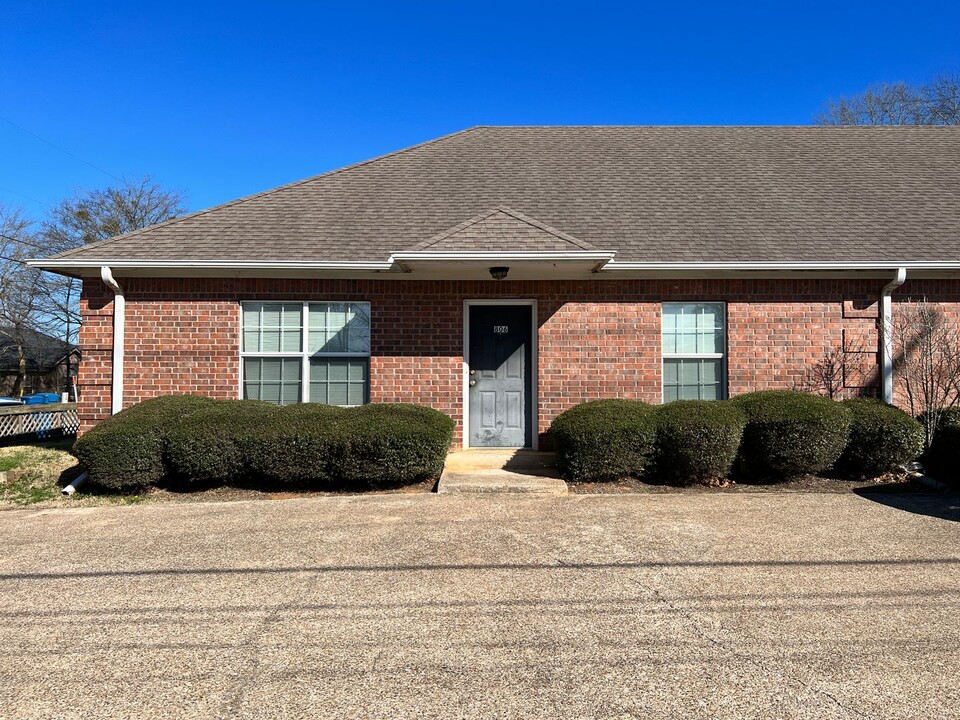 806 W Main St in Bullard, TX - Building Photo