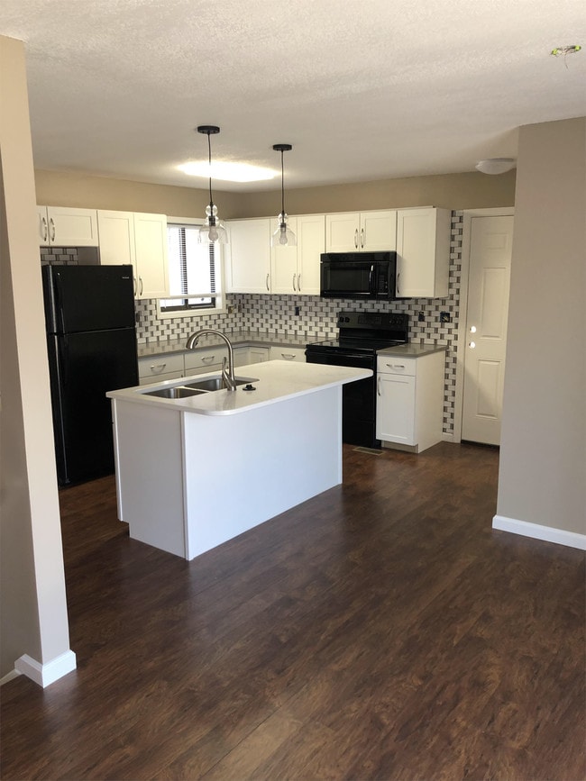 1256 N Country Acres Ave in Wichita, KS - Building Photo - Building Photo