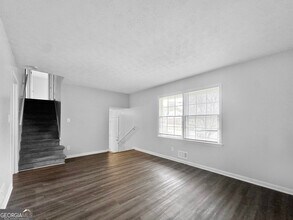 3865 Morning Creek Dr in College Park, GA - Building Photo - Building Photo