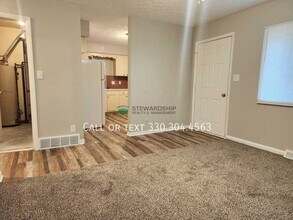 2305 Nesmith Lake Blvd in Akron, OH - Building Photo - Building Photo