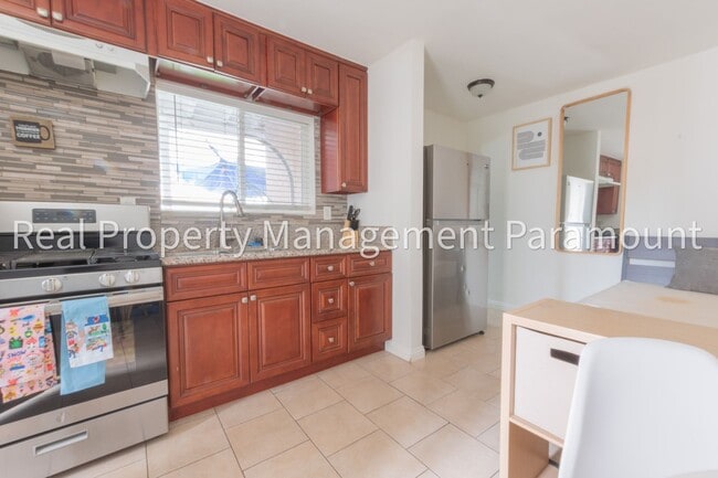 property at 2840 S Mansfield Ave