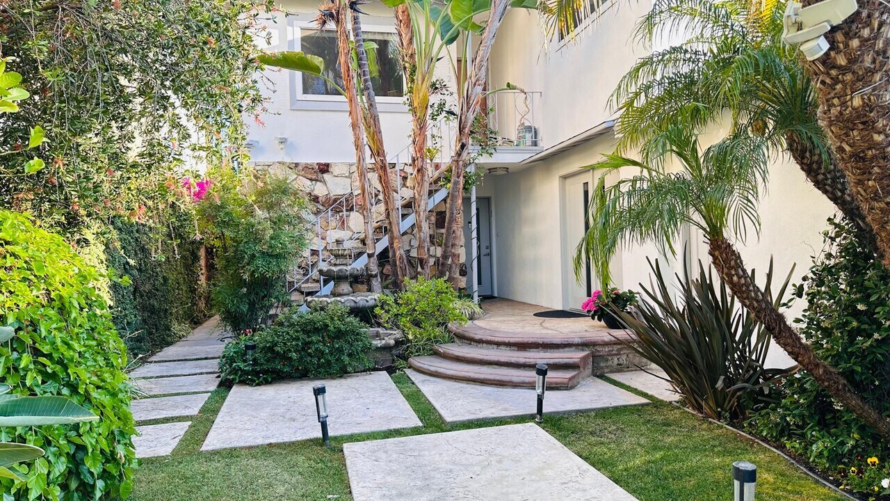 14312 Riverside Dr, Unit 2 in Los Angeles, CA - Foto de edificio