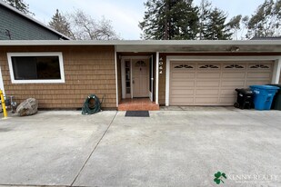 1041 Sunset Dr in San Carlos, CA - Building Photo