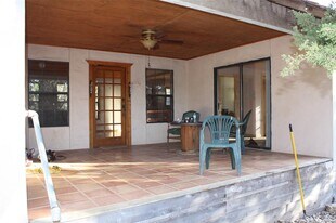 100 Valley Verde Ct in Wimberley, TX - Building Photo