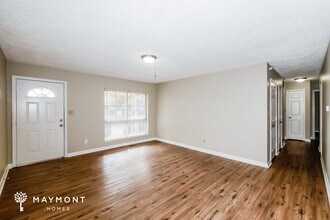 44 Hyde Park Row in Brownsburg, IN - Foto de edificio - Building Photo