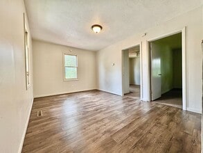 1335 E Dubail Ave in South Bend, IN - Building Photo - Building Photo