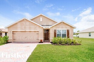 710 SW 12th St in Cape Coral, FL - Building Photo