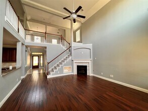 26842 Trinity Trail in Cypress, TX - Foto de edificio - Building Photo