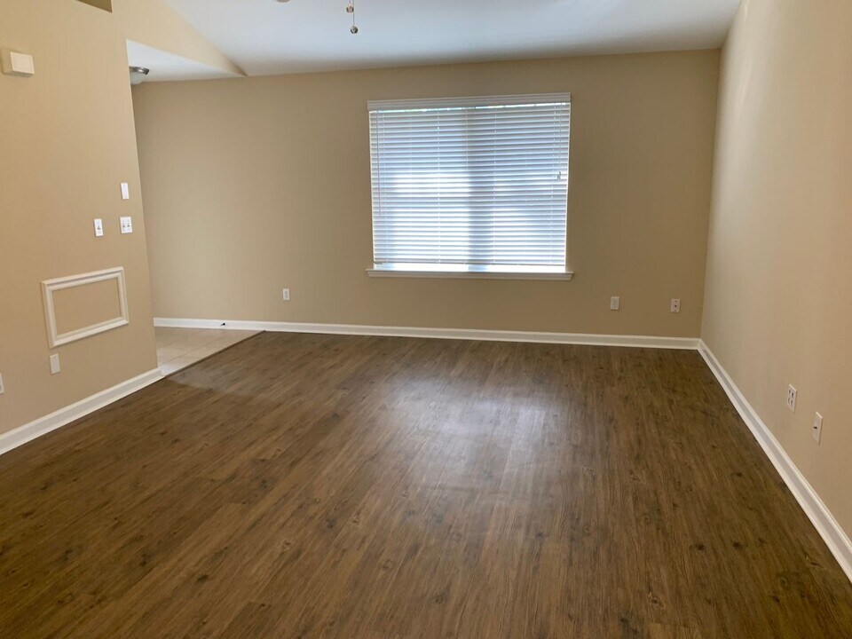 32 Tranquil Ln in Crawfordville, FL - Building Photo