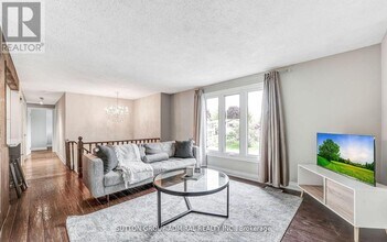 14 Chippawa Ct in Barrie, ON - Building Photo - Building Photo