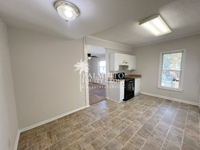 823 Silver Ave in Greensboro, NC - Building Photo - Building Photo