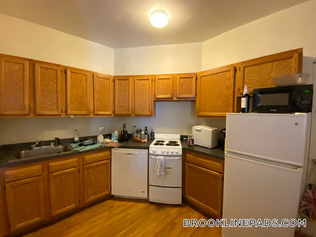 1595 Beacon St