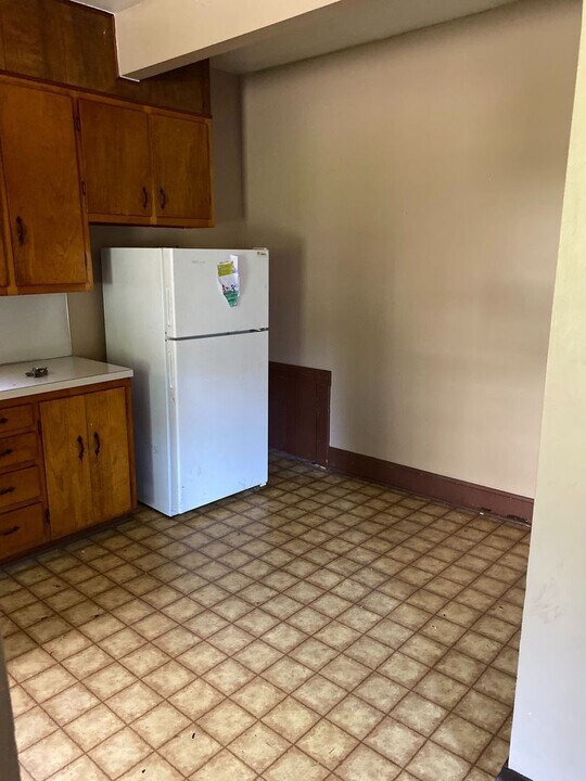 691 S Irvine Ave Photo