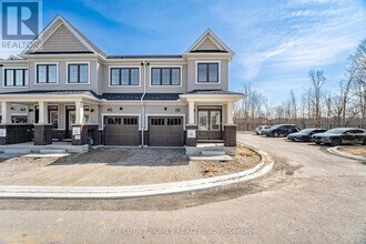 48 Aurora Cmn in Cambridge, ON - Building Photo - Building Photo