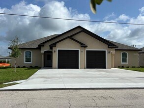 100 Lynbrook Dr in Palm Coast, FL - Building Photo - Building Photo