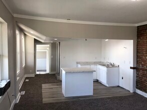 1201 Jefferson St in Burlington, IA - Building Photo - Building Photo