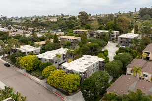 Rosebay Falls in Encinitas, CA - Foto de edificio - Building Photo