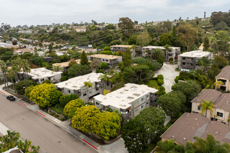 Rosebay Falls in Encinitas, CA - Building Photo - Building Photo